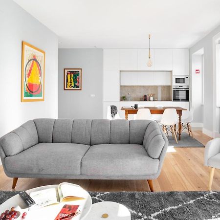 Joivy Marvelous 3-Bed Home With Astonishing View And Terrace, Nearby St George Castle Lisboa Kültér fotó