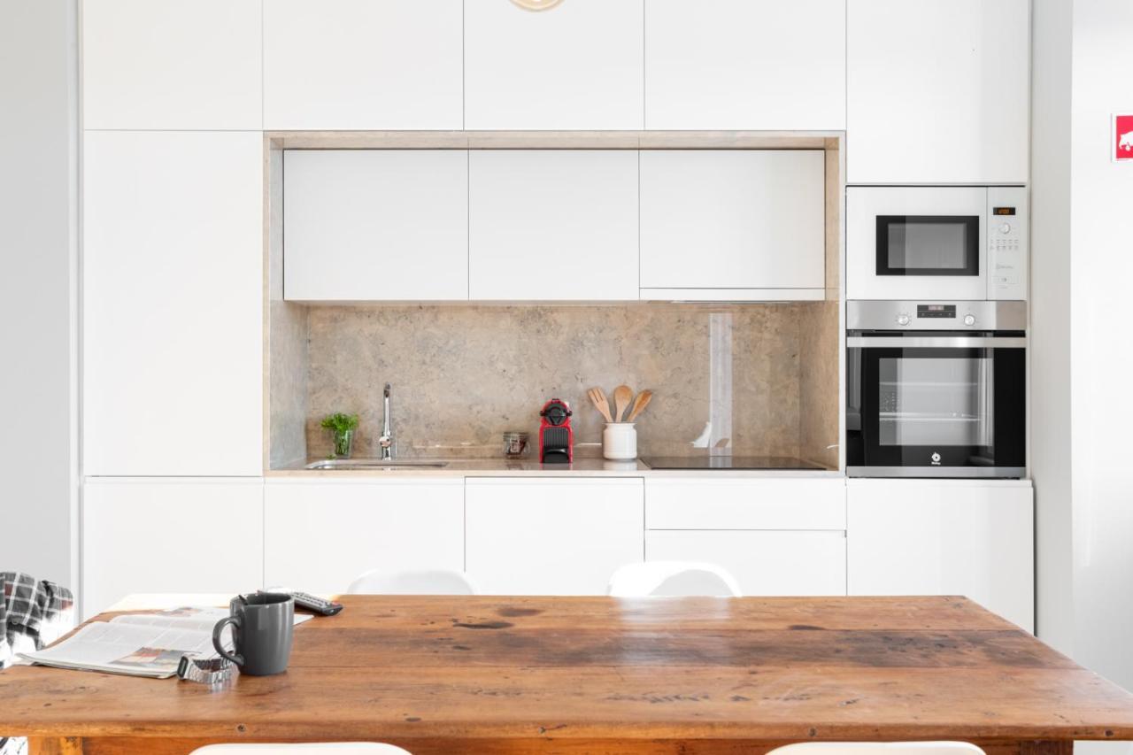Joivy Marvelous 3-Bed Home With Astonishing View And Terrace, Nearby St George Castle Lisboa Kültér fotó